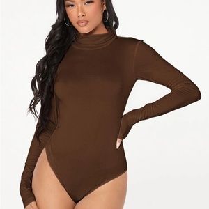 Long sleeve bodysuit mock neck brown